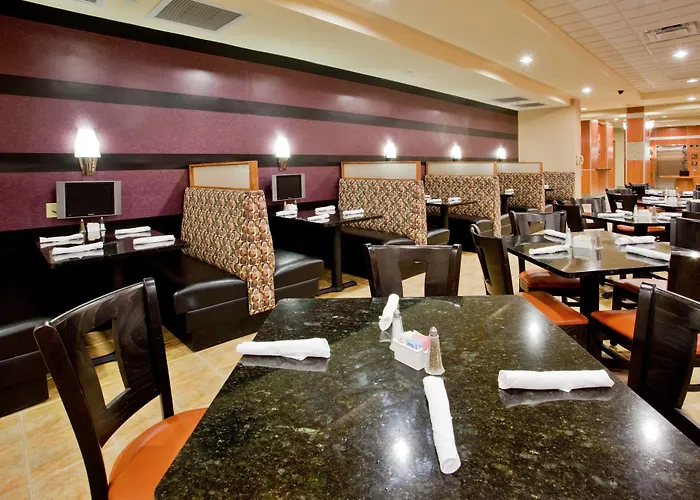 Holiday Inn Hotel & Suites Gateway By Ihg